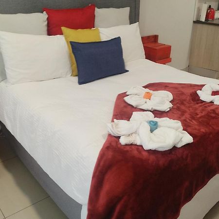 Atterbury Self Catering Studios Pretoria-Noord エクステリア 写真