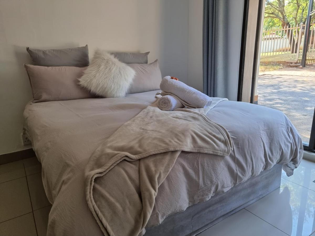 Atterbury Self Catering Studios Pretoria-Noord エクステリア 写真