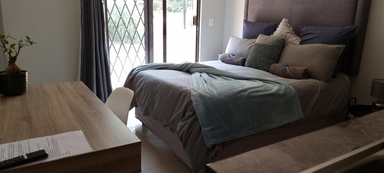 Atterbury Self Catering Studios Pretoria-Noord エクステリア 写真