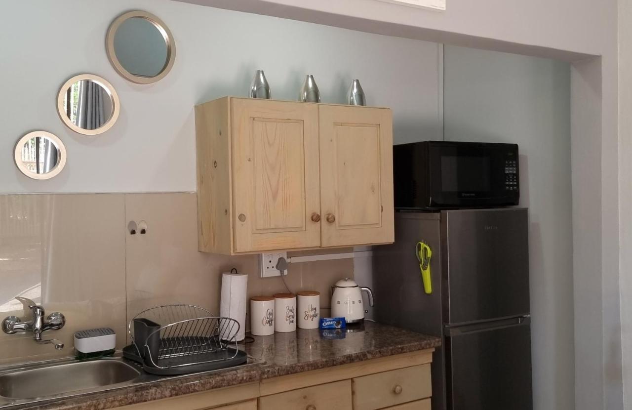 Atterbury Self Catering Studios Pretoria-Noord エクステリア 写真