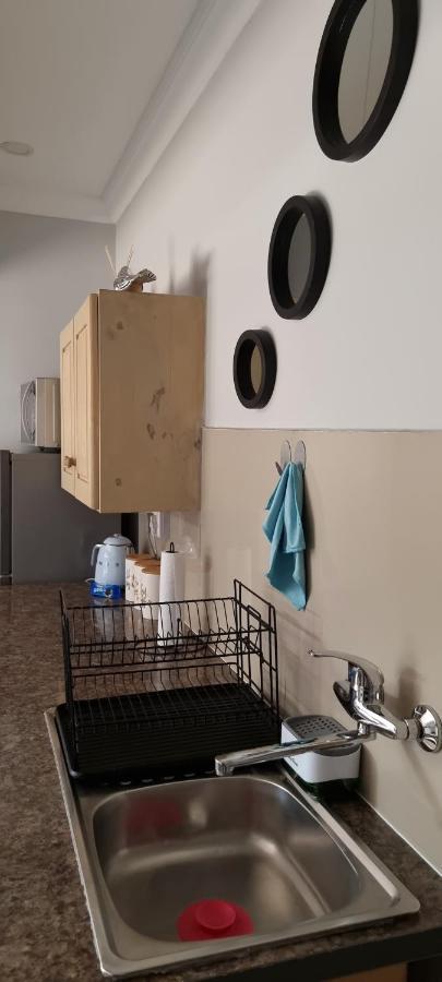 Atterbury Self Catering Studios Pretoria-Noord エクステリア 写真
