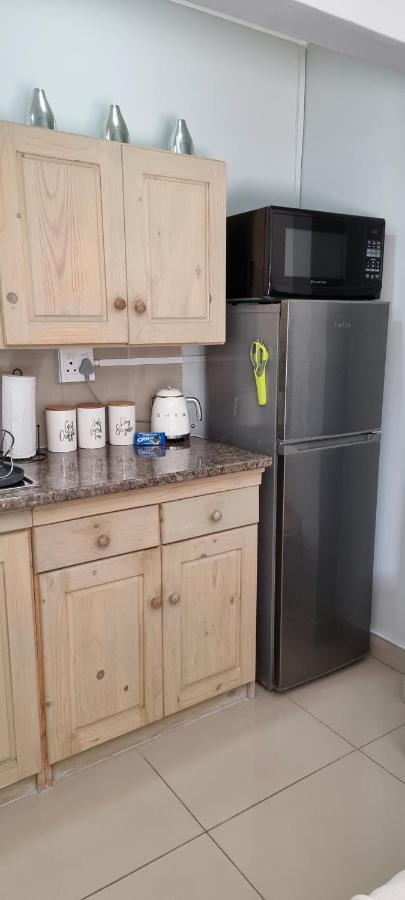 Atterbury Self Catering Studios Pretoria-Noord エクステリア 写真