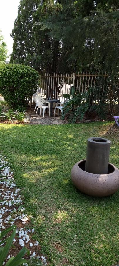 Atterbury Self Catering Studios Pretoria-Noord エクステリア 写真