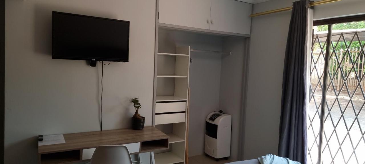 Atterbury Self Catering Studios Pretoria-Noord エクステリア 写真