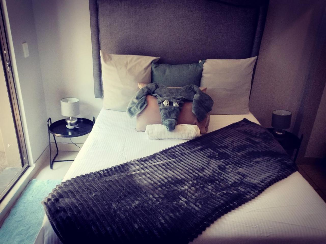 Atterbury Self Catering Studios Pretoria-Noord エクステリア 写真