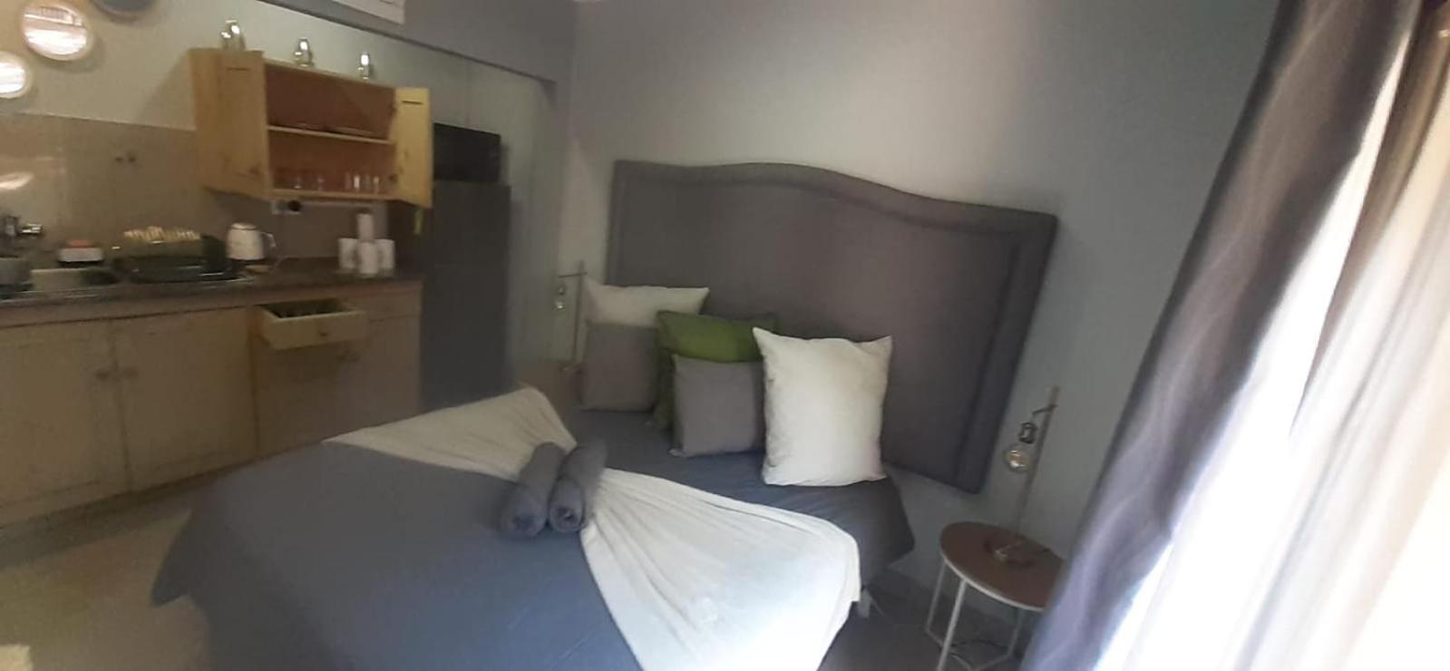 Atterbury Self Catering Studios Pretoria-Noord エクステリア 写真