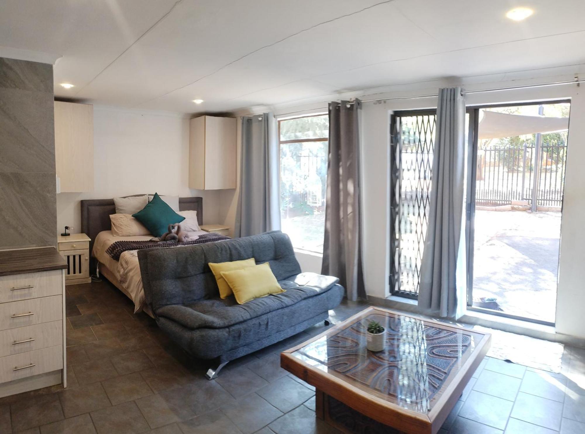 Atterbury Self Catering Studios Pretoria-Noord エクステリア 写真